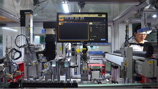 第四條汽車水泵電機(jī)自動化設(shè)備送貨到客戶工廠